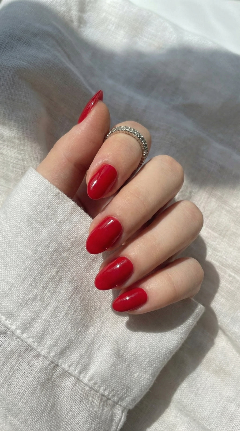 Luxury Classic Red Press-On Nails | Glossy Short Oval | 32 nail sizes